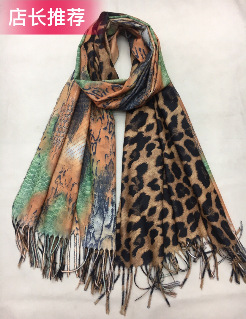 Autumn And Winter New Explosive Hot Sale In The Imitation Cashmere Double-Sided Digital Print Snake Leopard Point Application Scenario