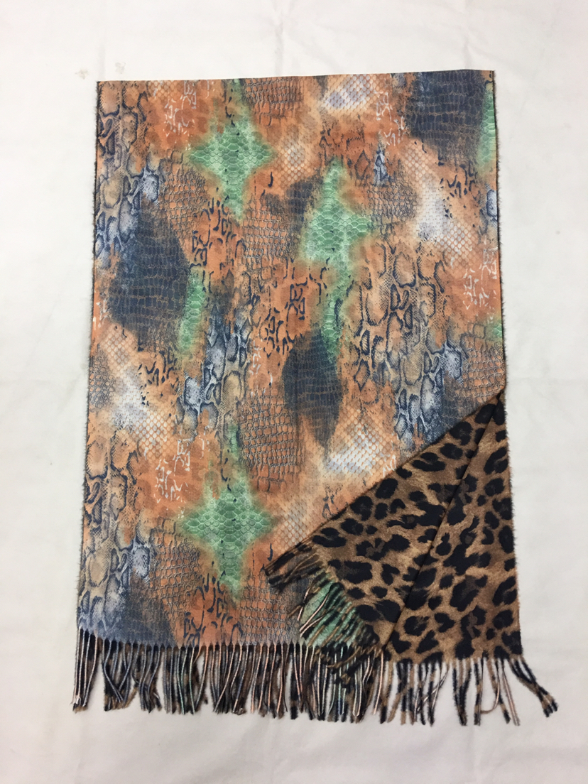 Autumn And Winter New Explosive Hot Sale In The Imitation Cashmere Double-Sided Digital Print Snake Leopard Point details Picture