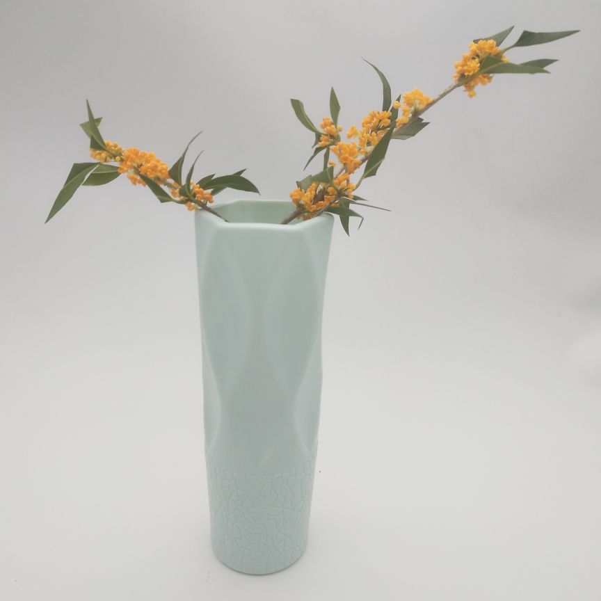 Plastic vases mimic vases