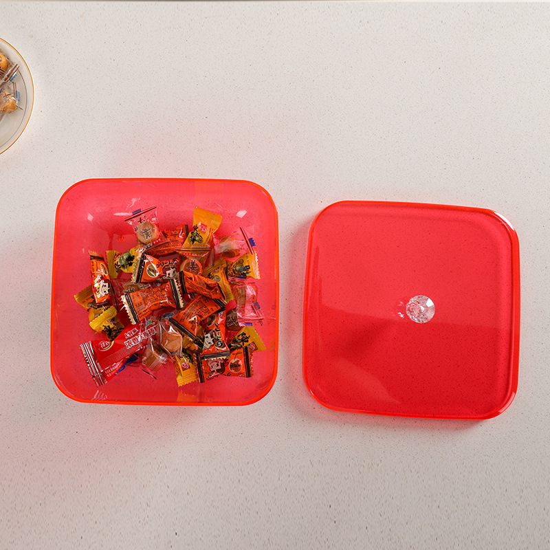 Court style square creative covered draining fruit plate, snack plastic plate, outdoor living room storage, candy box wholesale Application Scenario