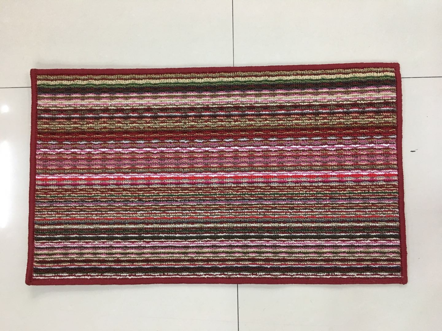 Rainbow floor mat, entrance colored anti-slip foot mat, polypropylene mat, door mat, home mat, rainbow polypropylene mat Application Scenario
