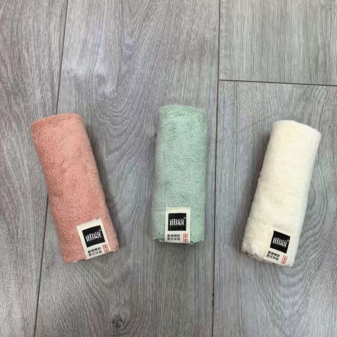 Diko Coral Fleece square towel is super absorbent and super soft. It measures 30*30cm and can wash your face without shedding