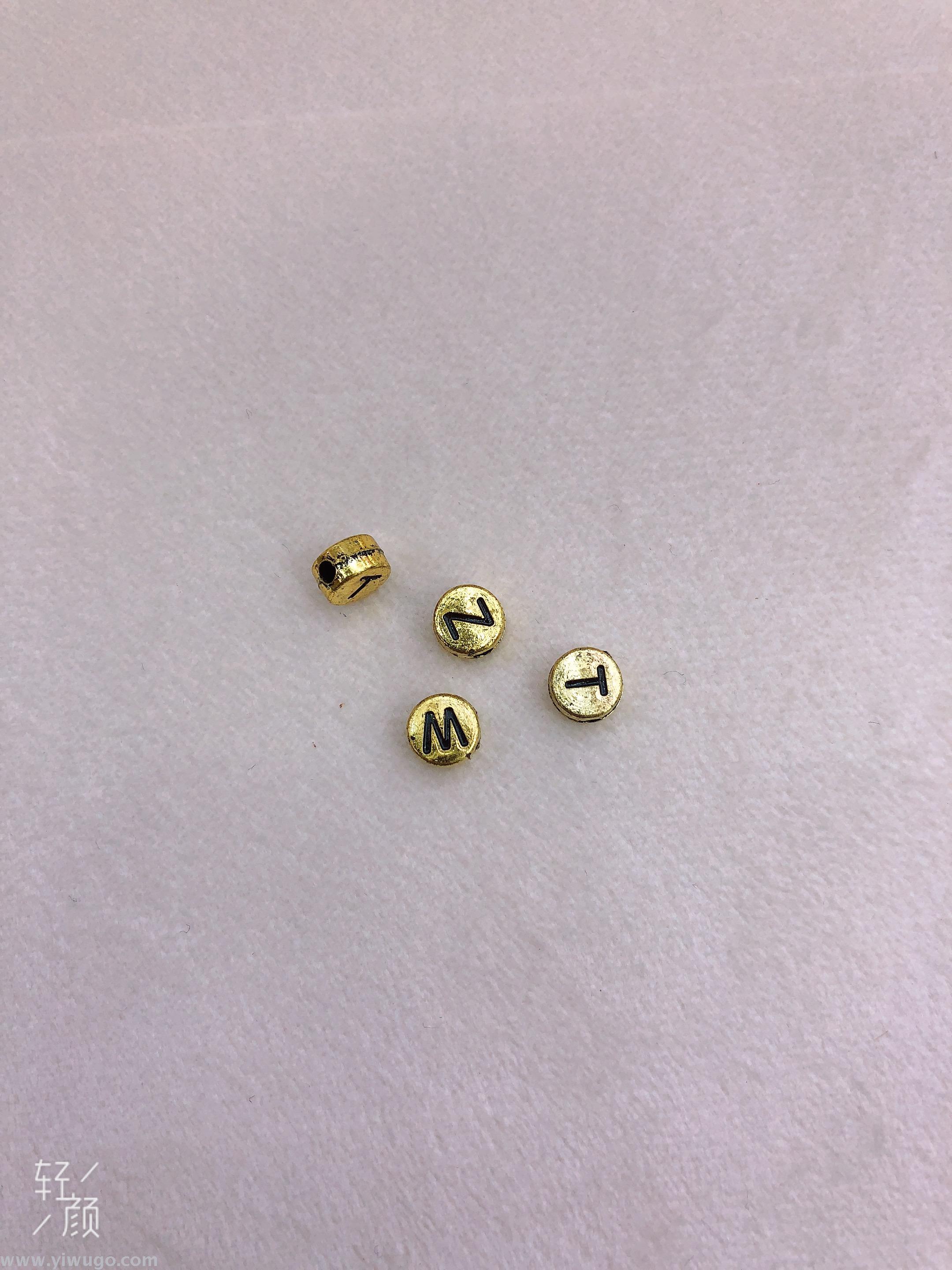 Jungle Elephant 26 English color transparent letter acrylic beads, DIY children's beaded jewelry accessories, loose beads and round beads Application Scenario