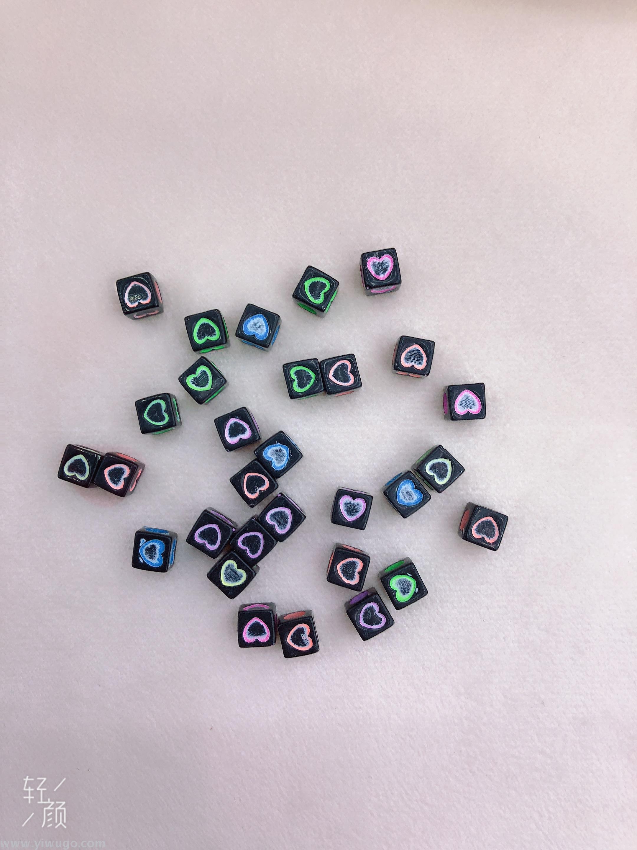 Jungle Elephant black background colored heart-shaped acrylic letter beads, DIY children's beaded jewelry accessories, loose beads, round beads Specification image