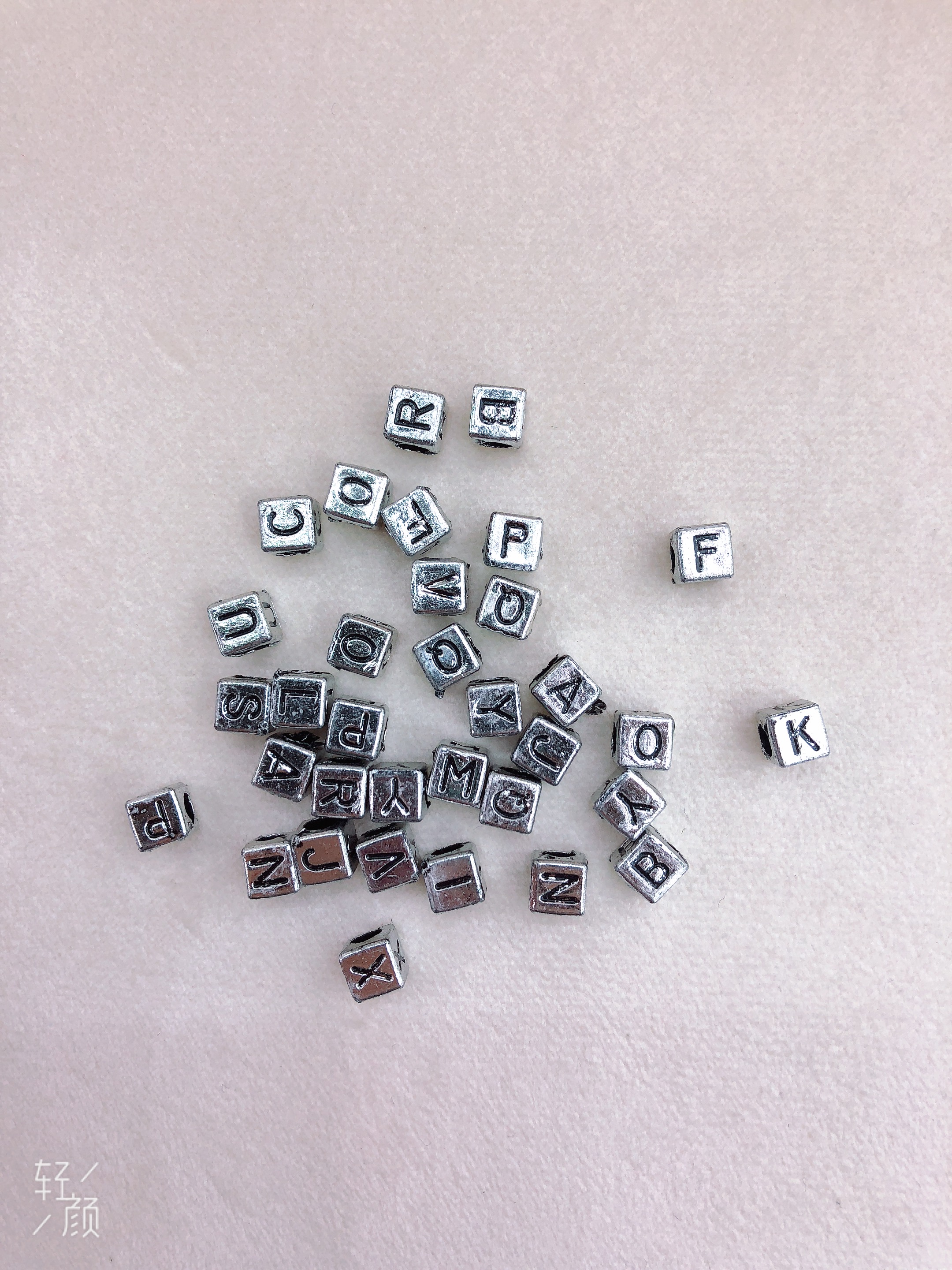 Jungle Elephant 26 English letter electroplated letter beads, DIY children's beaded jewelry accessories, loose beads, round beads toys Specification image