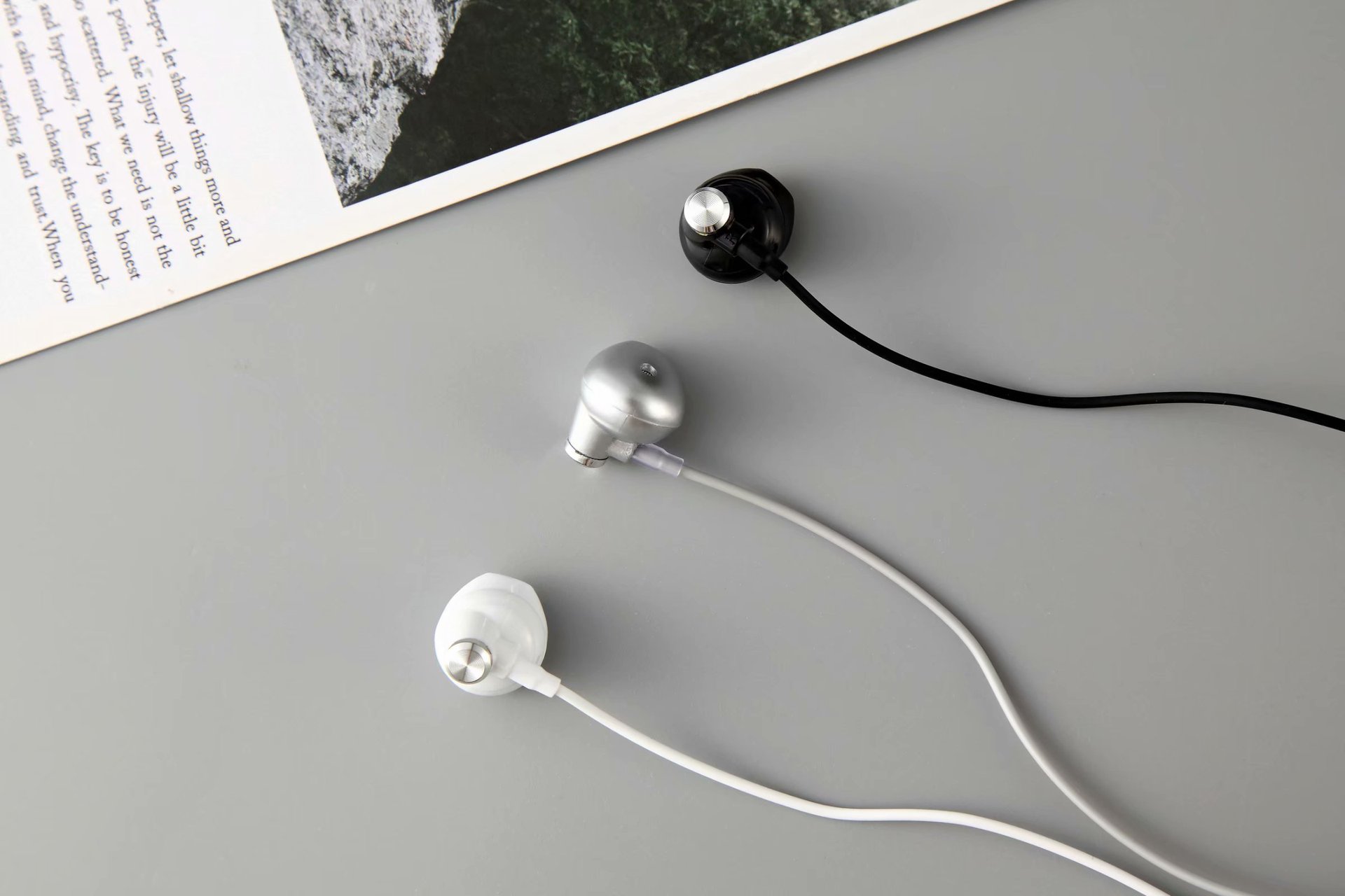 Nysono O-13 earbuds Simple heavy bass band microphone control tuning mobile phone headphones Application Scenario