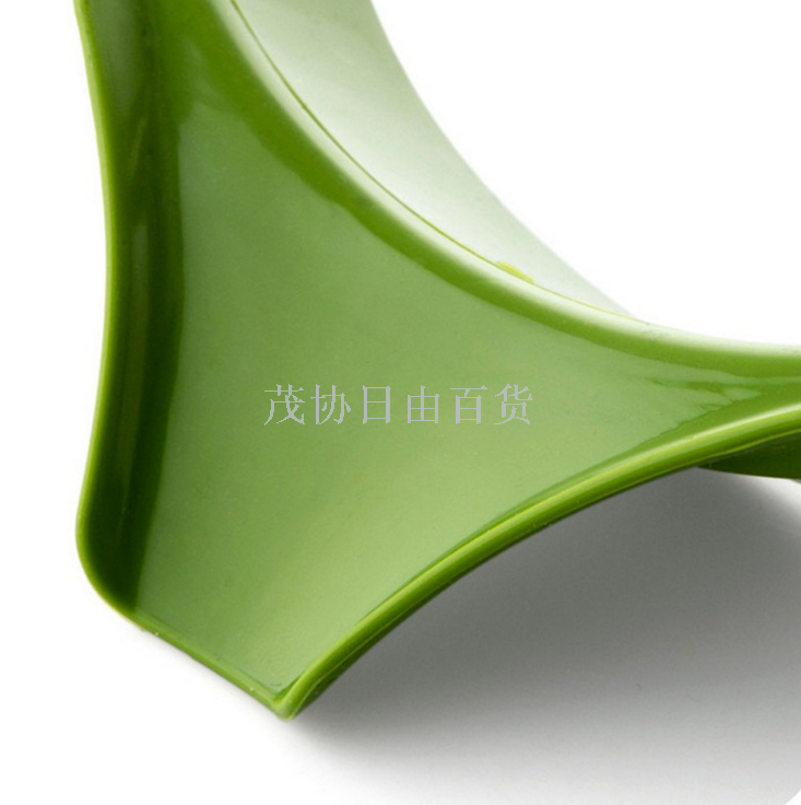 Leak-proof kitchen utensils and appliances. Leak-proof kitchen utensils and appliances