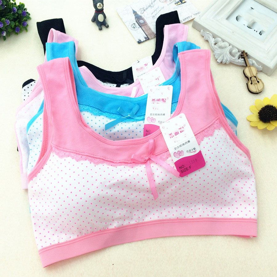 Spot cotton printing students in the development of breast wrap out of Tanzania girls in Africa sponge breast pad underwear