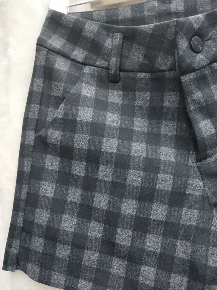 Manufacturer's special offer: starry sky tweed checkered thickened casual half-length dark women's shorts Item Picture