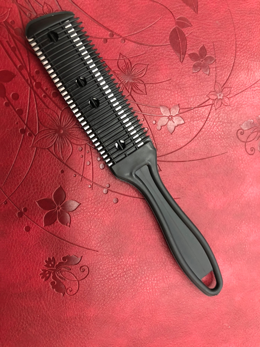 Black hair comb thumbnail