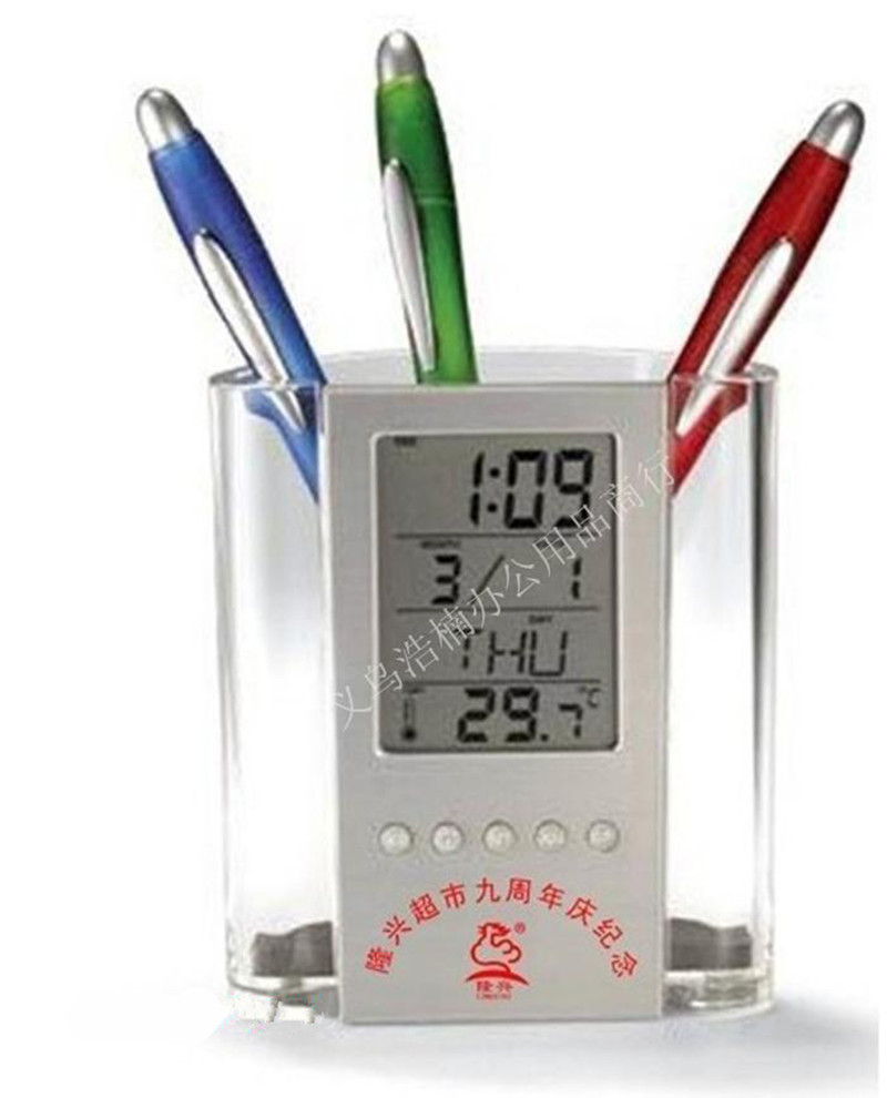 2012A透明笔筒电子钟白底实物图