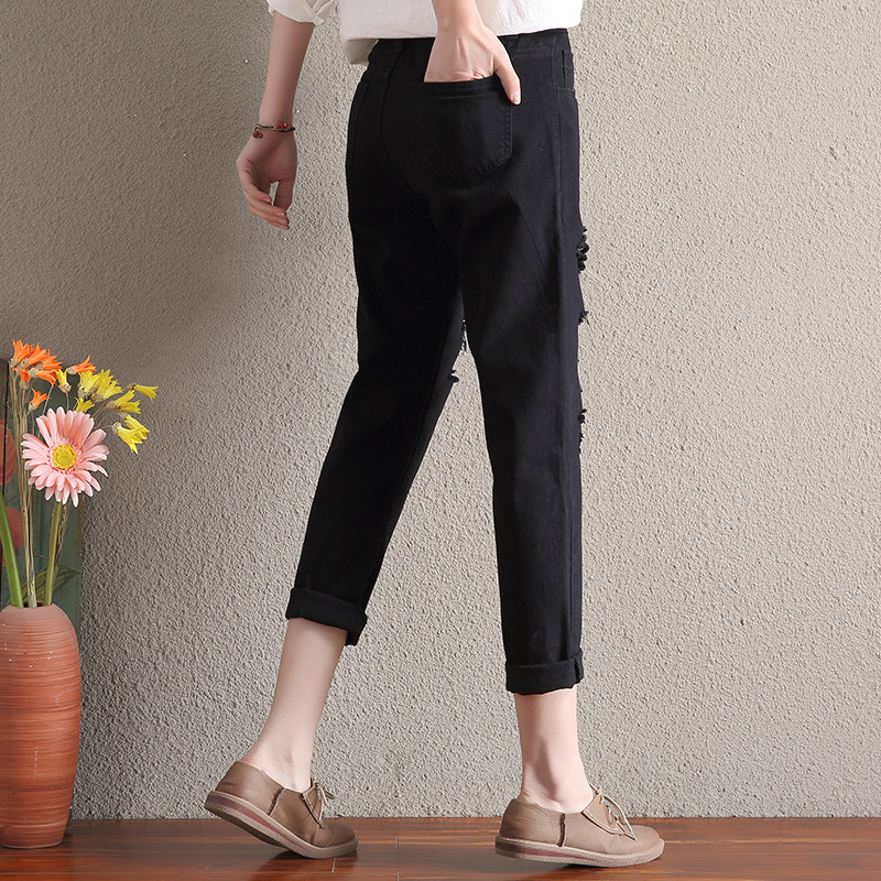 Korean-style ripped jeans for women, loose straight nine-inch white jeans, high-waisted and form-fitting for students Application Scenario