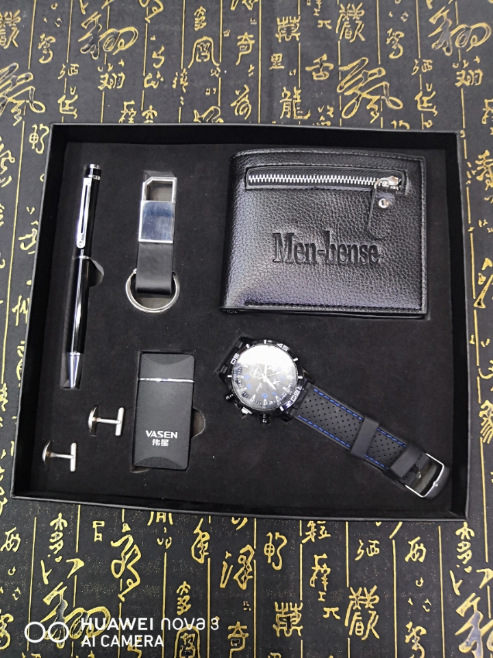 Bolso pu bolígrafo de metal encendedor de metal llavero de metal camisa gemelos Application Scenario