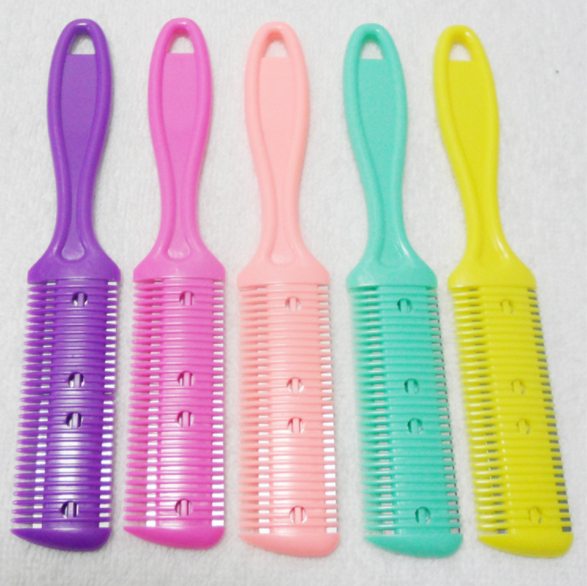Double-sided hair shaving comb, hair shaving device, thinning comb, thinning and shattering hair. Comes with double blades and exquisite packaging Item Picture