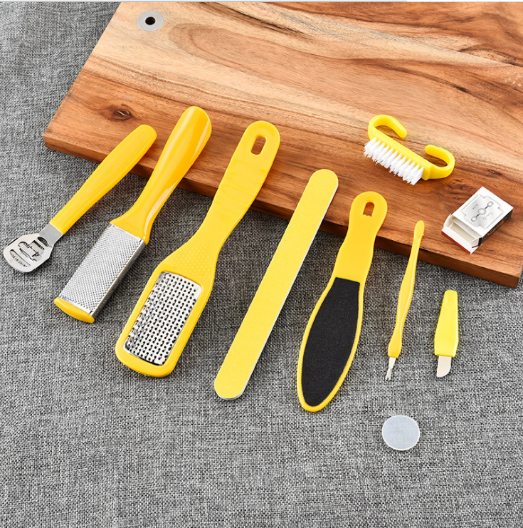 Ten-in-one foot planer, foot grinding stone, foot skin scrubbing and scraping tool, dead skin removal, pedicure tool, pedicure and planing knife set Application Scenario