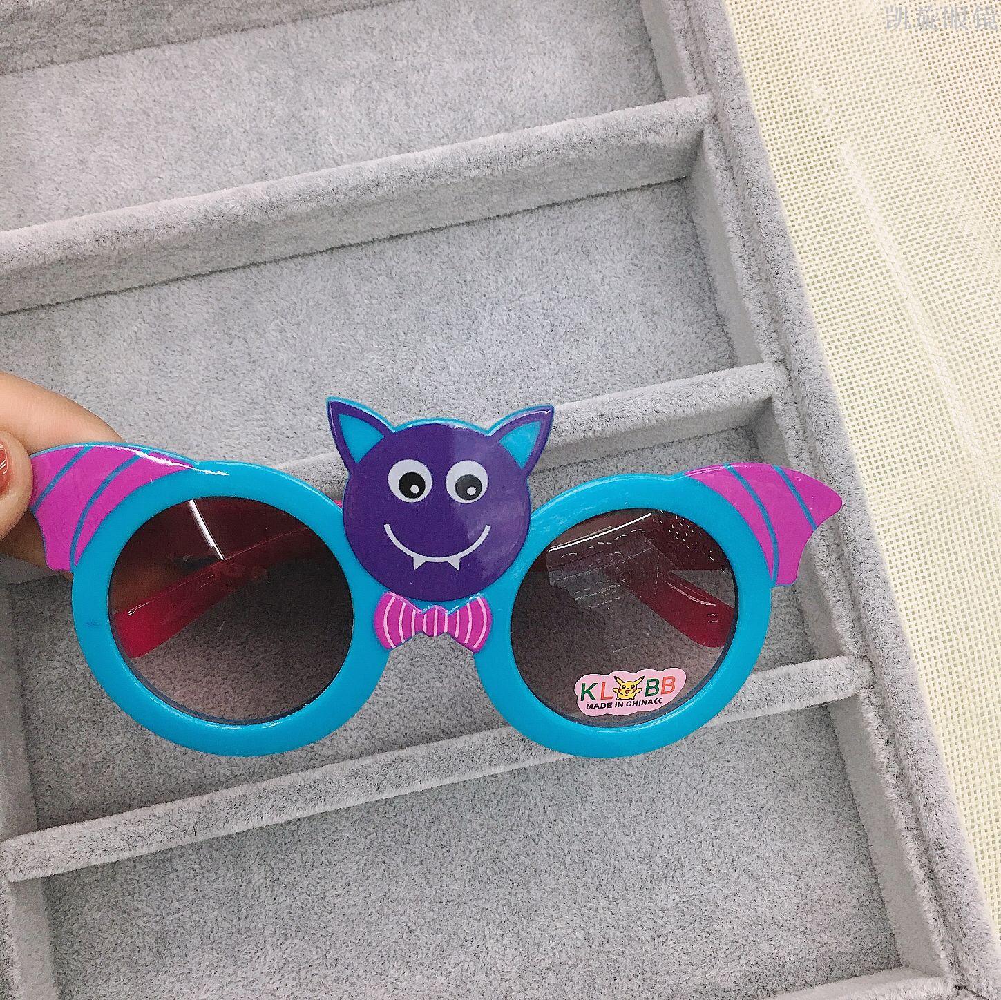 小恶魔卡通儿童眼镜韩版可爱遮阳墨镜宝宝白底实物图