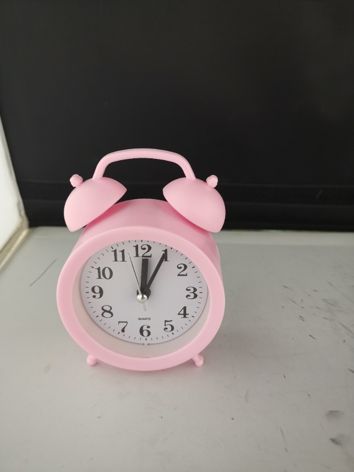 Yiwu quality simple alarm clock, creative student bedroom bedside clock, table clock, personalized, fashionable and cute small alarm clock