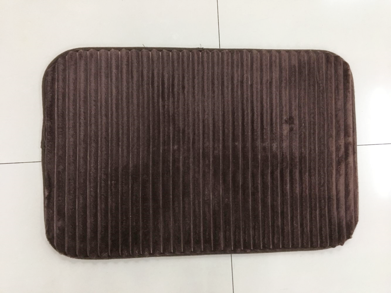 New flannel pull-out floor mat, water-absorbing and anti-slip, plain color transverse patterned floor mat, foot mat, door mat and bed mat full figure