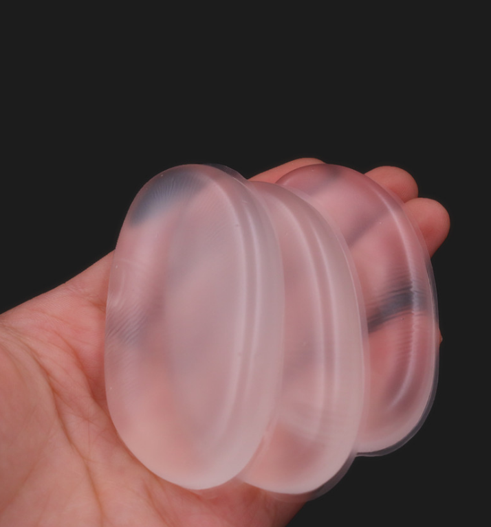 The export material is pure silicone powder puff. It is a teardrop-shaped silicone powder puff with transparent jelly. It can be used for makeup without consuming powder Specification image