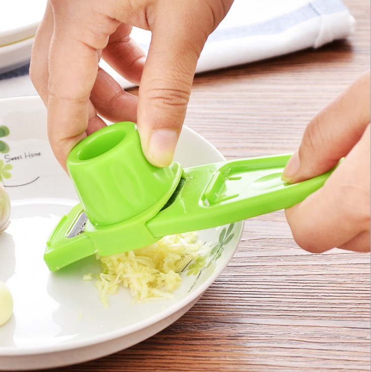 Wholesale of kitchen small tools, including multi-functional garlic mincing box, garlic press, garlic paste and mashing machine, and ginger and garlic mincing machine Application Scenario