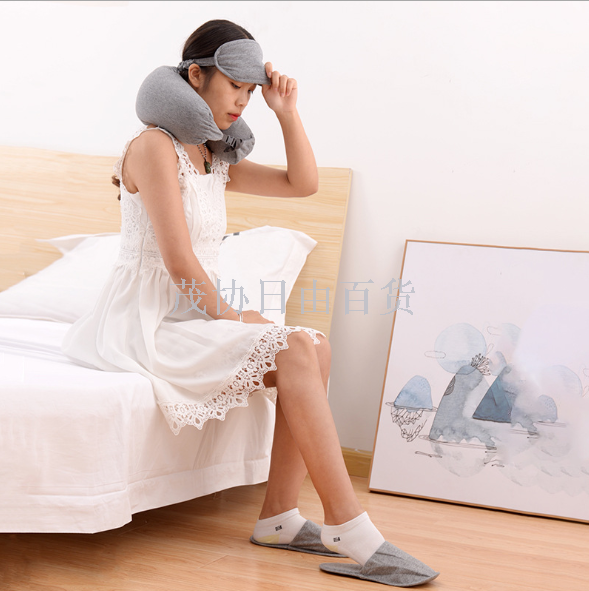 Aviation three-piece set, Indian cotton Japanese-style pillow, U-shaped pillow three-piece set, home and travel neck protection pillowcase Application Scenario