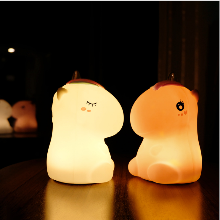 Creative squinting unicorn Dudu Beast, seven-color patting color-changing night light, USB charging silicone lamp, expression lamp Application Scenario