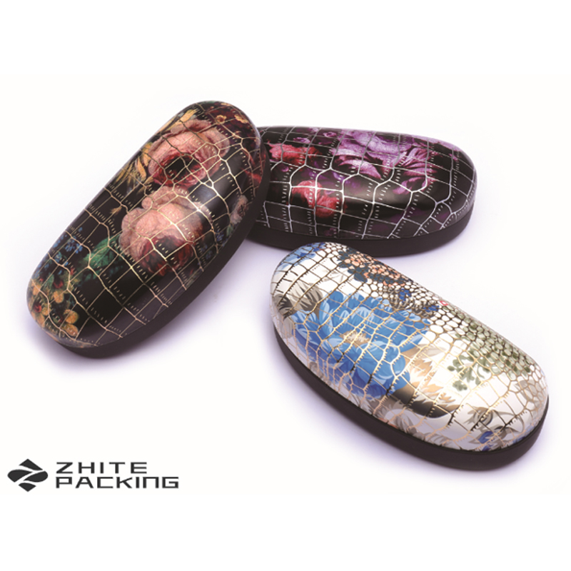 Boutique fashion sunglasses case thumbnail
