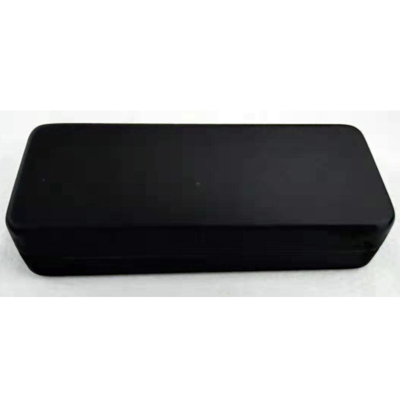 Boutique Fashion Square Glasses Case Application Scenario