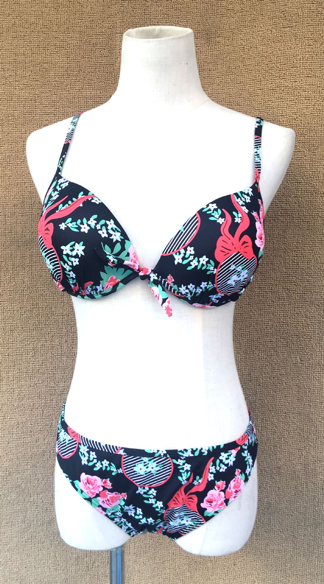 Bikini swimsuits, bikini swimsuits, bikini swimsuits details Picture