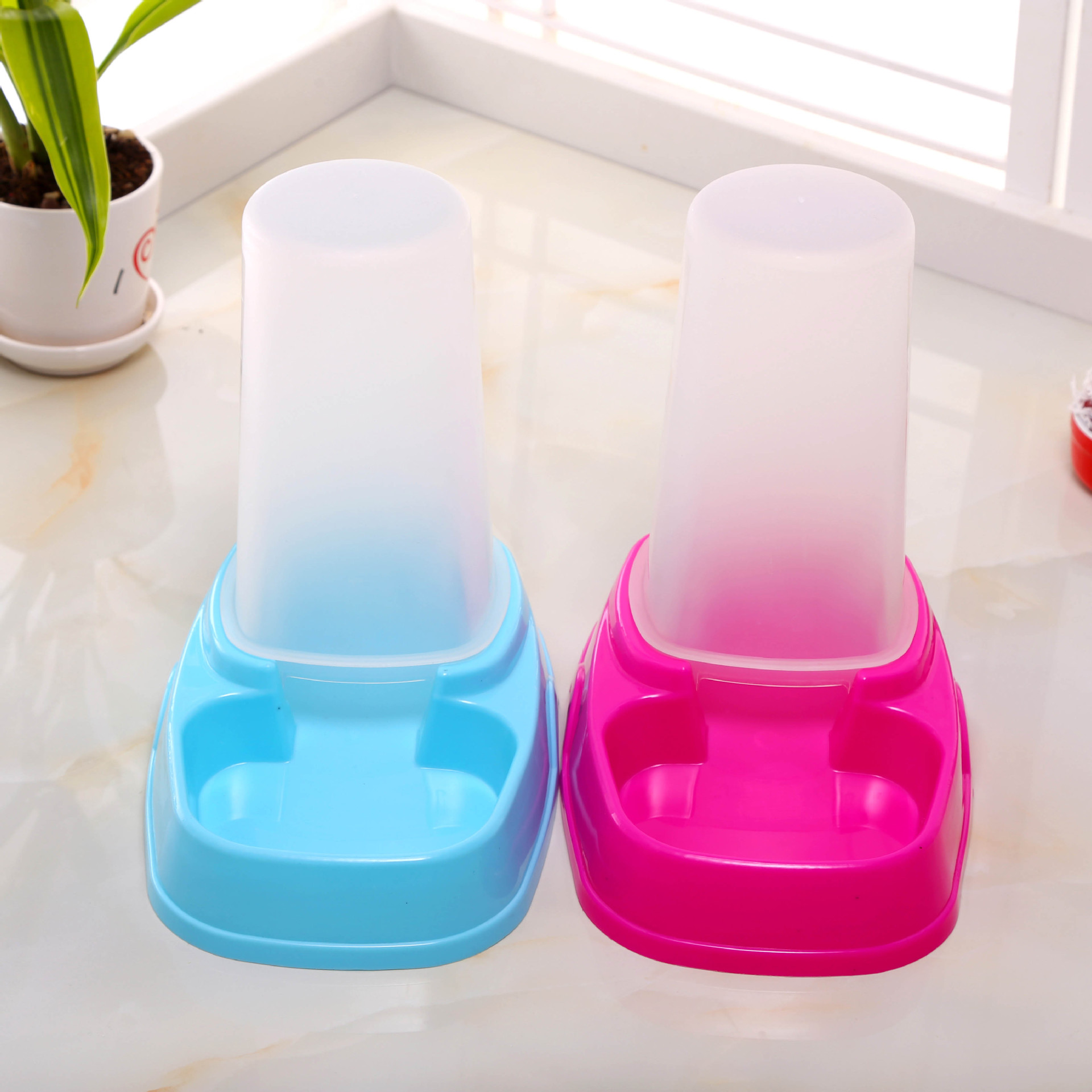 自动喂食器宠物立式自助狗粮碗宠物狗碗狗粮桶塑料碗