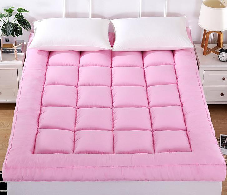 The hotel offers a 10cm thick, foldable and anti-slip soft down cotton mattress for sleeping naked in student dormitories Specification image