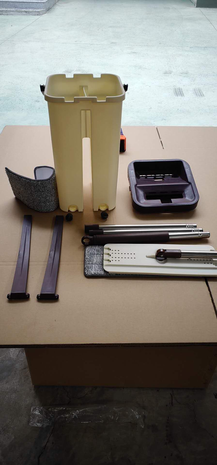 Factory direct sales of best-selling scratch-off scratch-off hand-wash mops, practical for home use, free hands, simple to install clothes hangers Item Picture