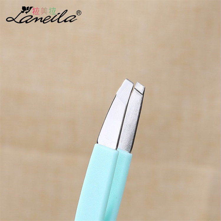 Lamella manufacturers direct sales stainless steel eyebrow clip single set diagonal eyebrow pliers eyebrow trimming tools wholesale A218 Application Scenario