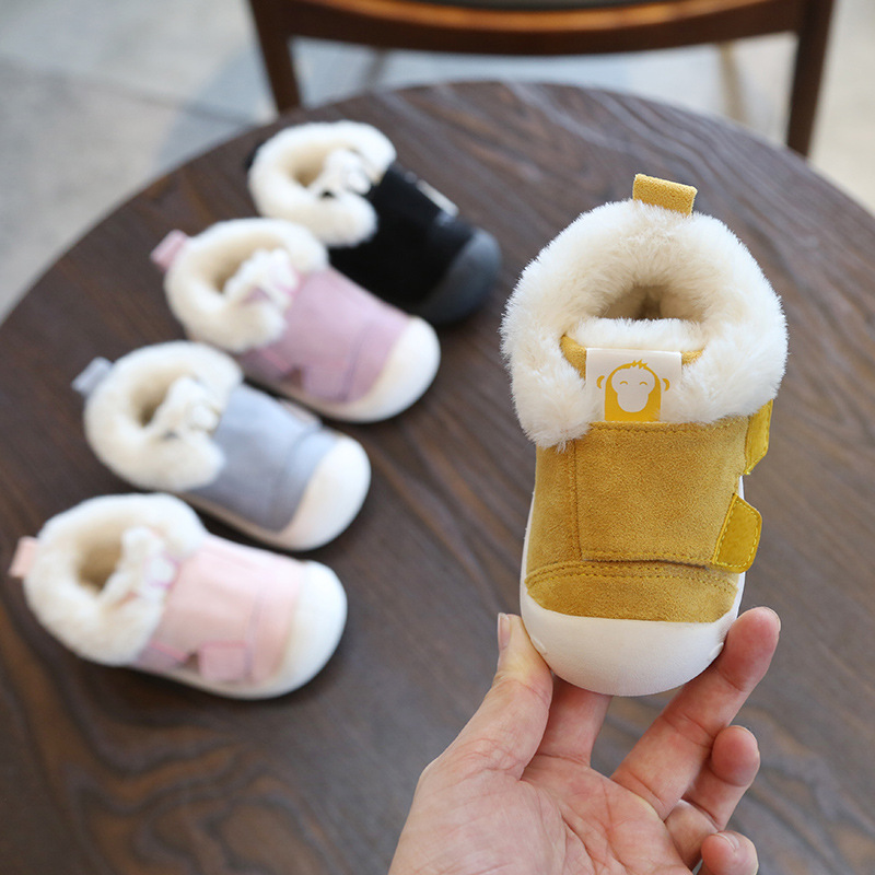 18 New baby with velvet and thickened casual soft bottom baotou toddler shoes girl with velvet warm cotton shoes wholesale