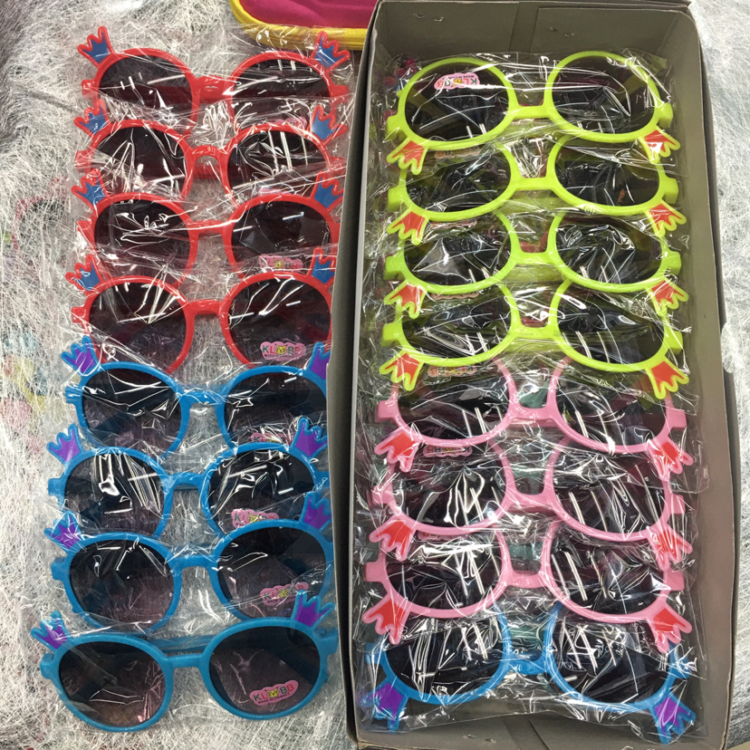 墨镜/墨镜男士不规则时尚/太眼镜儿童时尚/夹片/配眼镜白底实物图