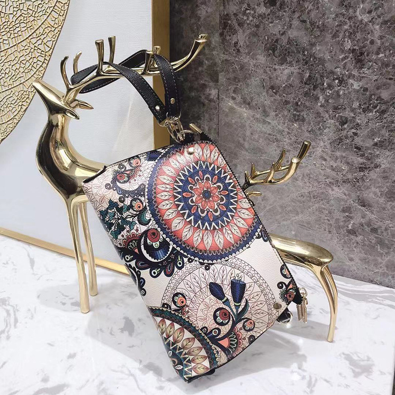2021 new leather women's bag single-shoulder portable multi-purpose small backpack ethnic style zipper bag retro widened bag woman full figure