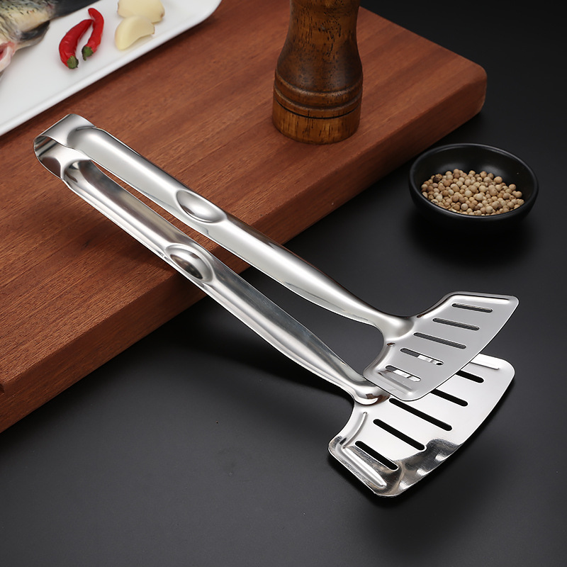 Hui Zhou stainless steel fish tongs, multi-functional fried food tongs, kitchen fish frying magic tools, fish frying tongs, steak tongs, fish flipping spatula Application Scenario