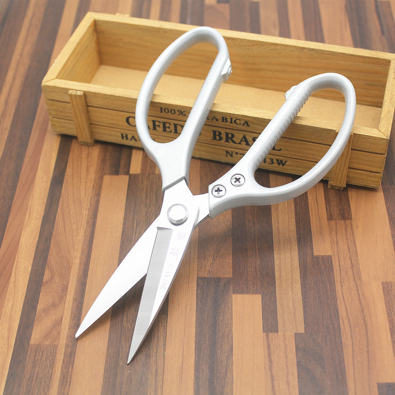 Aluminum alloy handle powerful scissors, stainless steel chicken bone scissors, multi-functional kitchen scissors, household scissors factory direct sales Application Scenario