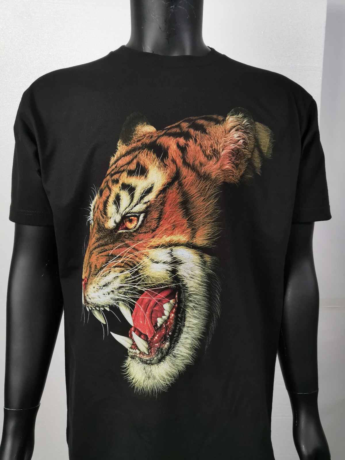T Shirt Digital thermal ink printing elliptical machine eight claw printing pure cotton T shirt contractor clothing customization Application Scenario