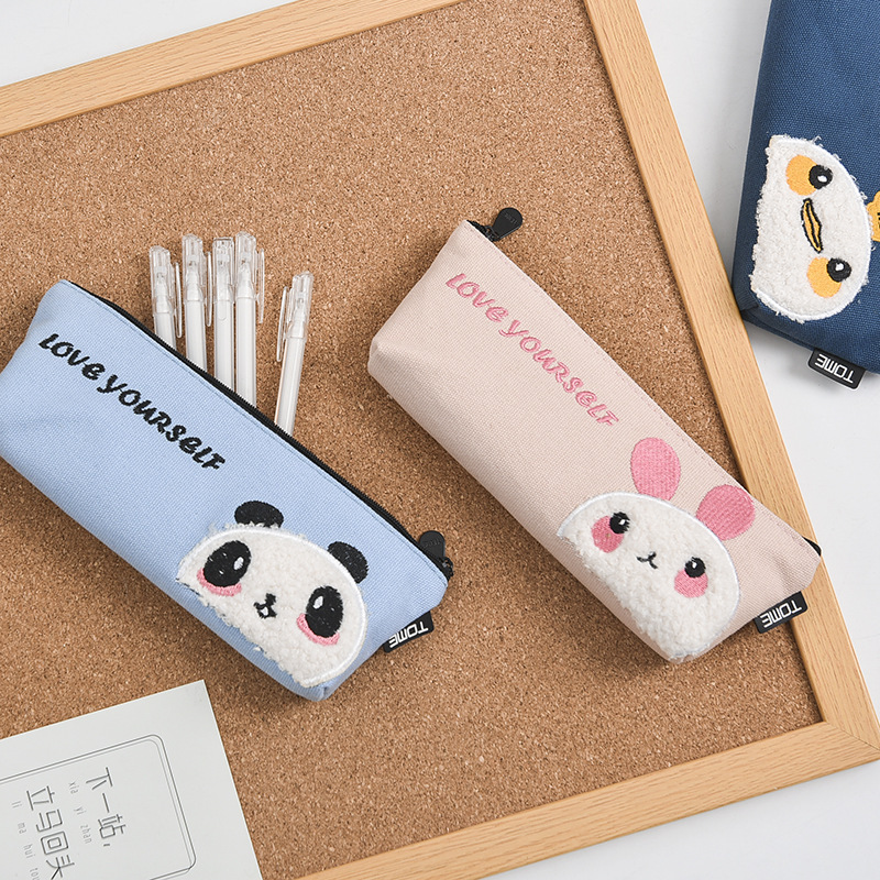 Toomey Creative Red Panda Pen bag Cartoon cute cute Embroidery stationery bag Girl heart animal canvas pencil bag Application Scenario