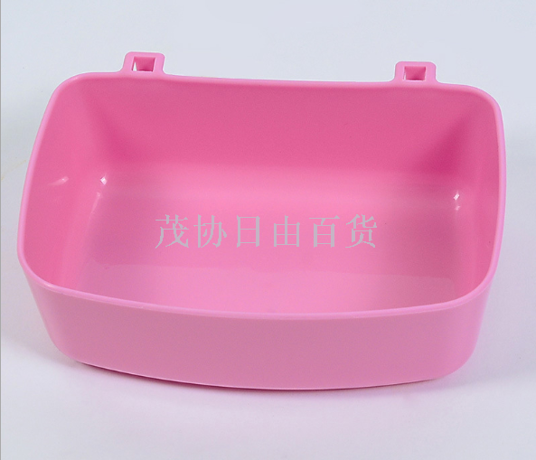 宠物智能喂养设备实物图