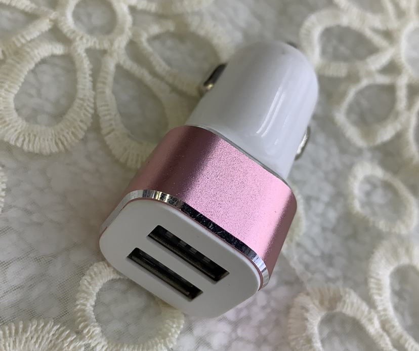 2.4A快充车充双USB车充充电器产品图