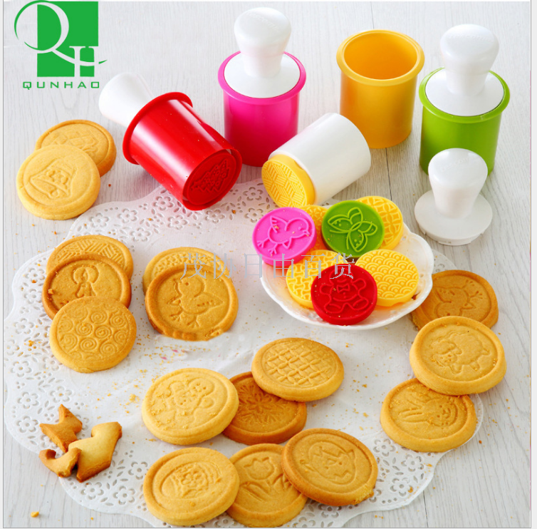 Diy Cartoon Christmas Cookie Mould mooncake Embossed stamp Cutting Cookie mould