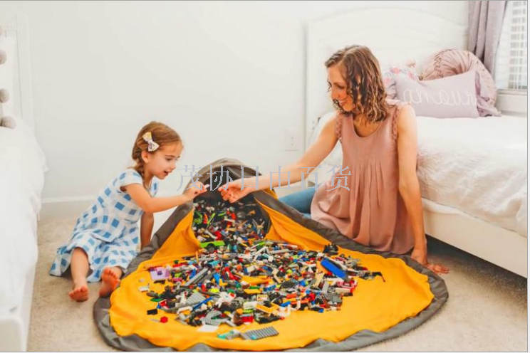 Toy storage bucket