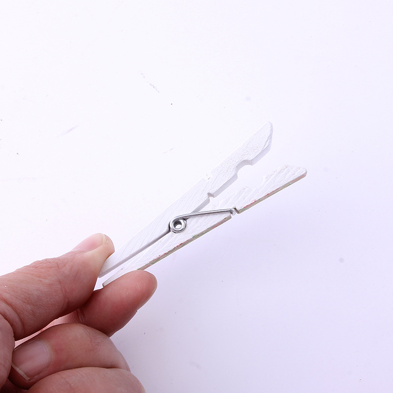 Gold and silver photo holder, monochrome lacquered wooden clip, hemp rope photo holder, 7.2cm bookmark, long-tail clip, sticky note holder Application Scenario