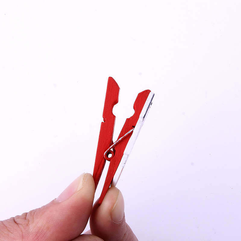 Customized Santa Claus photo wooden clips, 26 pieces, white paint digital printing snowman wooden clips, home hanging ornaments, hemp ropes Application Scenario