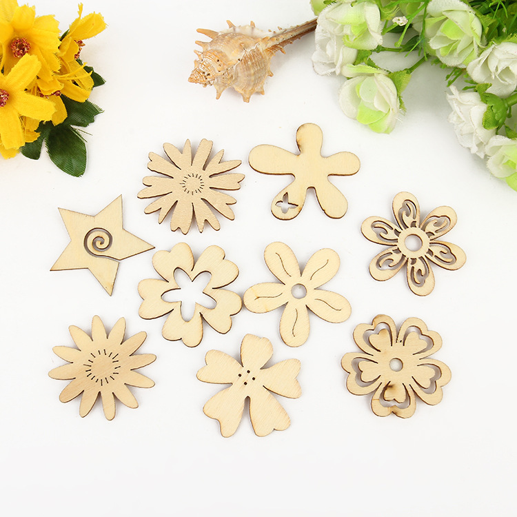 Hot-selling creative hollowed-out small animal pendants, white body DIY laser wood chips, wooden handicrafts factory wholesale