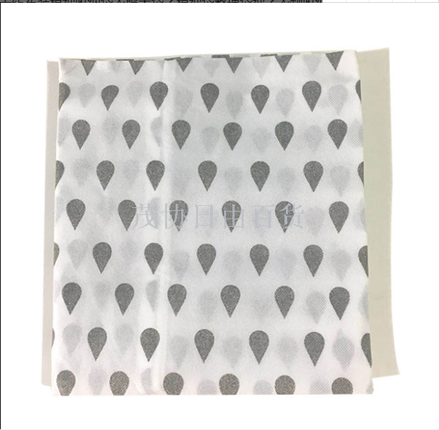 Clothing storage bag