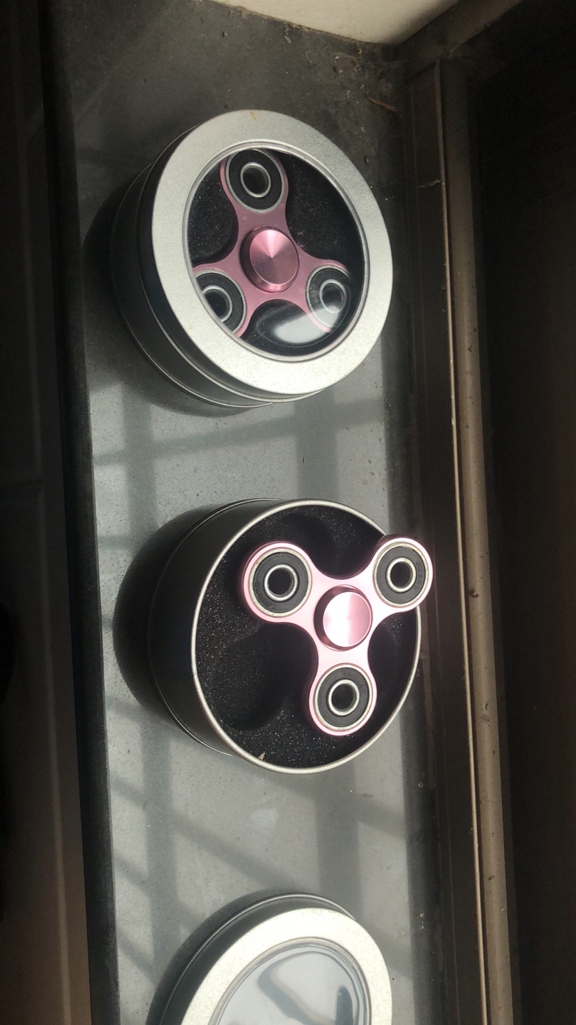 指尖陀螺手指头直接脱落指压手掌指环指甲钛合金手子儿童字间白底实物图