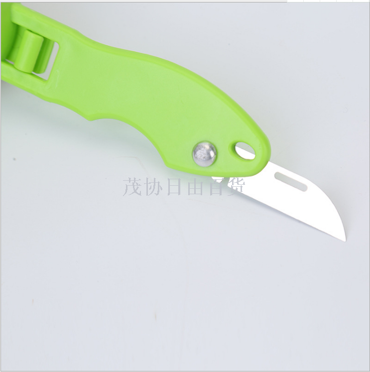 كما ان ادوات الحلاقة المتعددة الوظائف هي ايضا مبيد للسمك Specification image